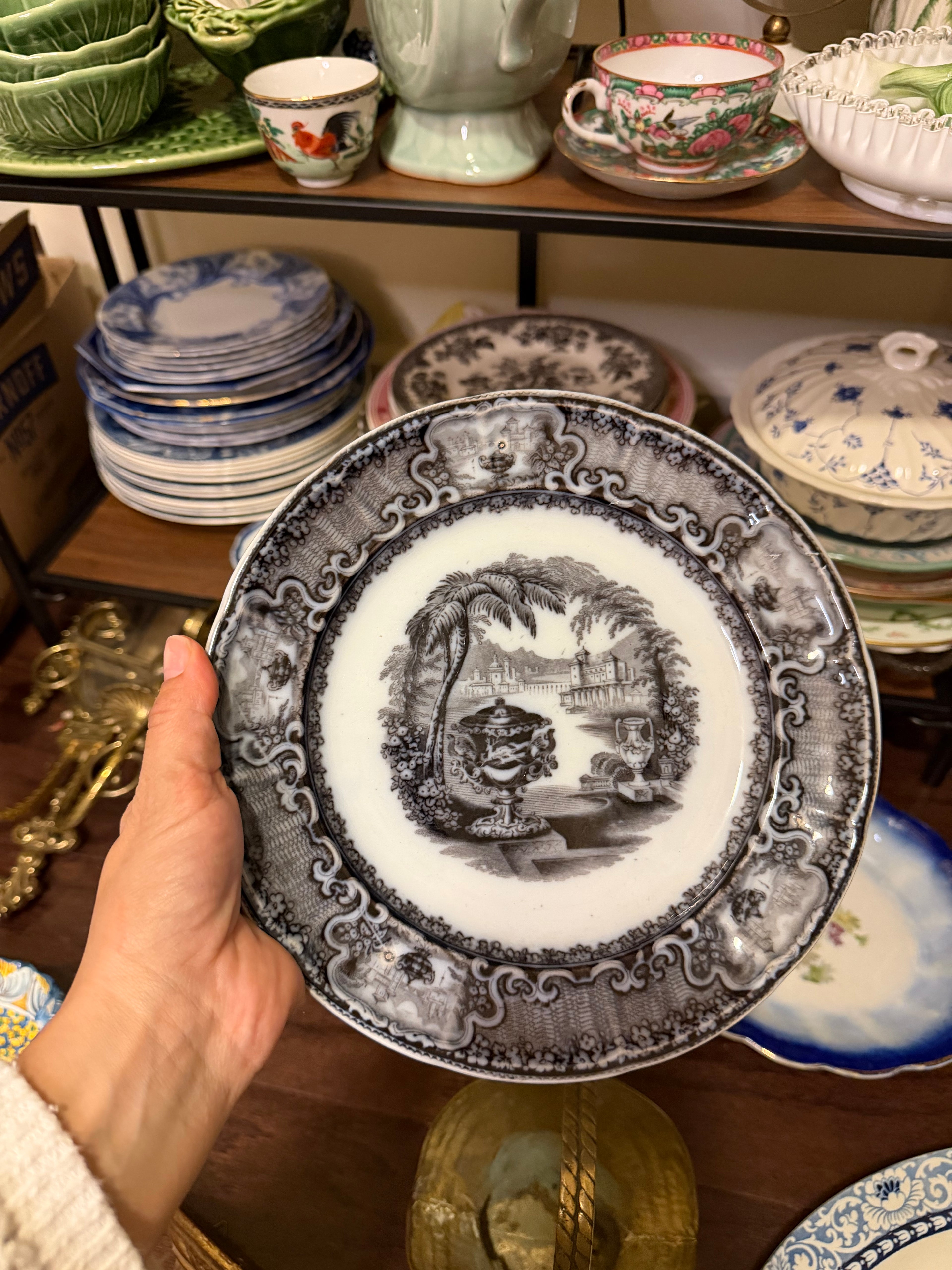 Antique Flow Black Plate