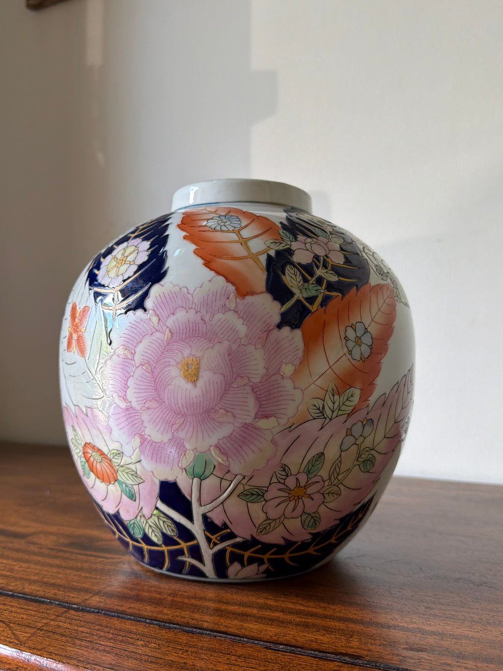 Tobacco Leaf Vase