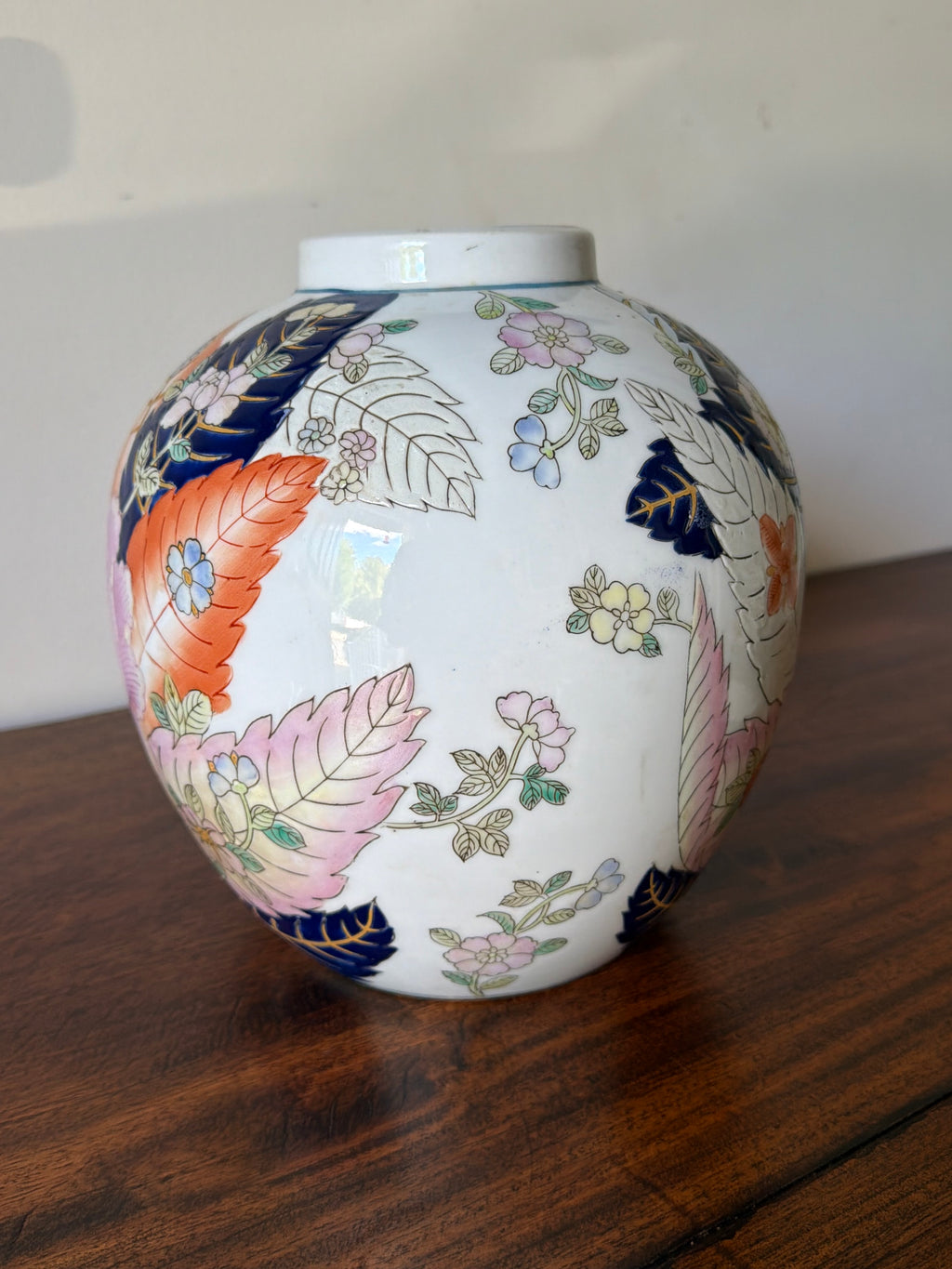 Tobacco Leaf Vase