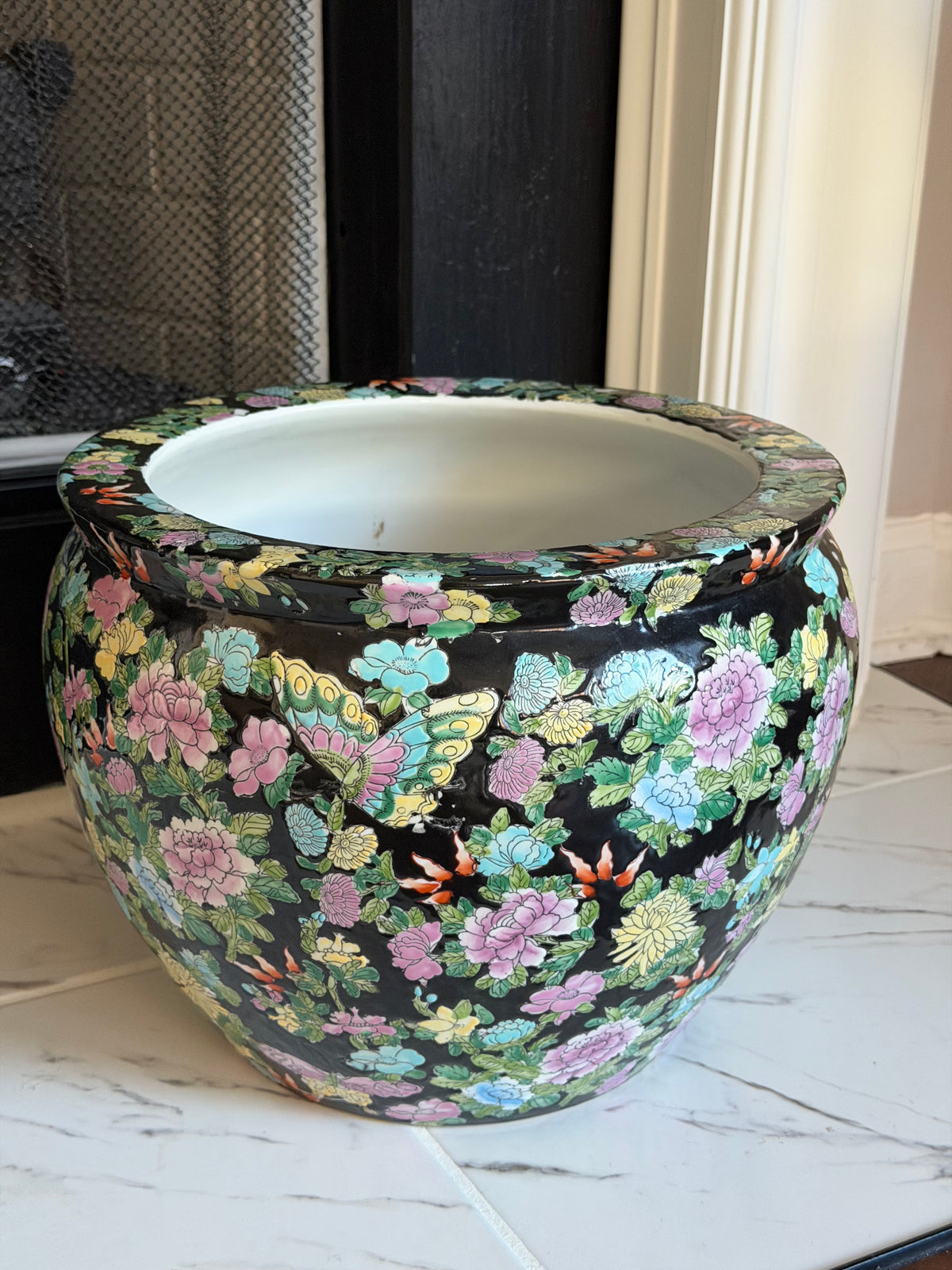 Famille Noir Fishbowl Planter